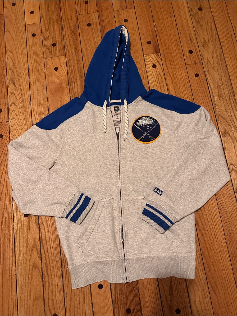 NHL Buffalo Sabres Gray CCM Hoodie with logo 2XL